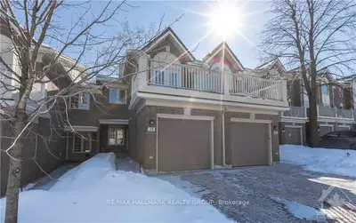35 WATERFORD Drive, Country Place - Pineglen - Crestview and Area, ON K2E 7V4