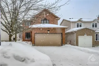 6795 BARSONA Place, Orleans - Convent Glen and Area, ON K1C 1J2