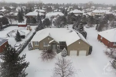 6935 THUNDERBIRD Drive, Greely - Metcalfe - Osgoode - Vernon and Area, ON K4P 1P1