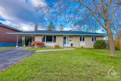 984 WISEMAN Crescent, Billings Bridge - Riverside Park and Area, ON K1V 8J4
