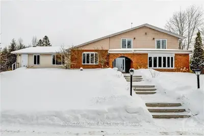 7316 FLEWELLYN Road, Stittsville - Munster - Richmond, ON K2S 1B6