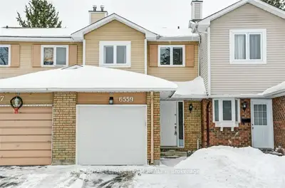 6559 COLONY Square, Orleans - Convent Glen and Area, ON K1C 3E4