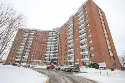 20 Chesterton Drive 820, Cityview - Parkwoods Hills - Rideau Shore, ON K2E 6Z7