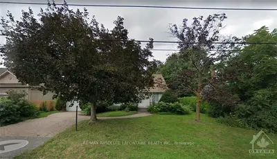 15A INVERNESS Avenue, Cityview - Parkwoods Hills - Rideau Shore, ON K2E 6N6
