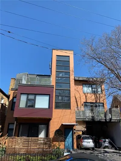 331 OSGOODE Street 3, Lower Town - Sandy Hill, ON K1N 1H2
