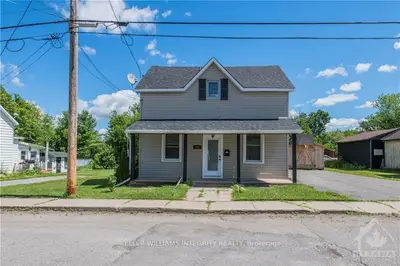 121 FAREWELL Street, Renfrew, ON K7V 2H3