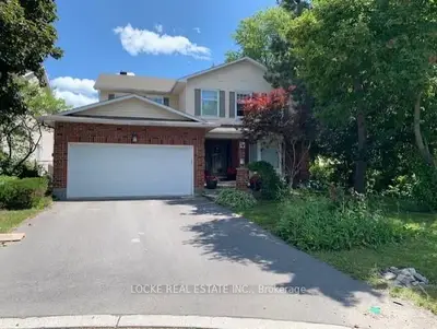 37 APPALOOSA Drive, Kanata, ON K2M 1N8