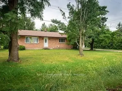 120 MUD LAKE Road, Pembroke, ON K8A 6W4