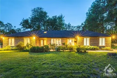 3402 MUSTANG Street, Orleans - Cumberland and Area, ON K4B 1M5