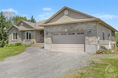 3035 BRIDGE Street, North Dundas, ON K0E 1W0