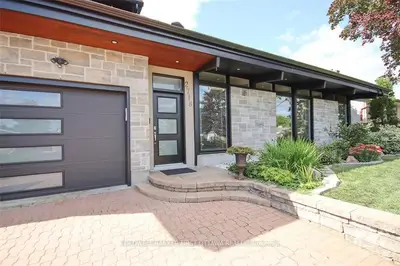 2718 DUPONT Street, Billings Bridge - Riverside Park and Area, ON K1V 8N3