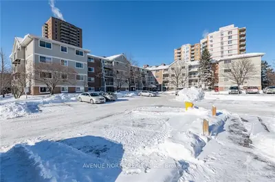 250 BRITTANY Drive 118, Manor Park - Cardinal Glen and Area, ON K1K 4M1