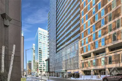 324 LAURIER Avenue W 1303, Ottawa Centre, ON K1P 0A4