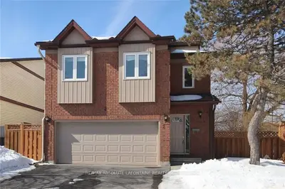 2 TRELLIS Court, Hunt Club - South Keys and Area, ON K1T 3B3
