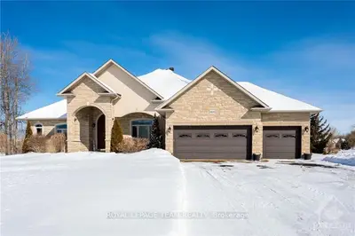 6899 SOUTH VILLAGE Drive, Greely - Metcalfe - Osgoode - Vernon and Area, ON K4P 0A4