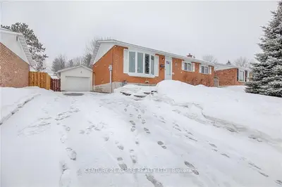 55 LAROCHE Crescent, Petawawa, ON K8H 3B6
