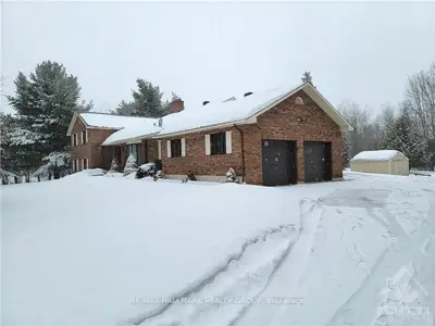 9 GRIERSON Lane, Kanata, ON K2W 1A6