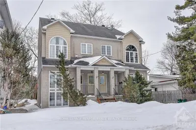 1114 ROCKINGHAM Avenue 1, Billings Bridge - Riverside Park and Area, ON K1H 8A5