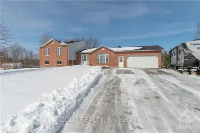 2055 PAUL Drive, Clarence-Rockland, ON K0A 1E0
