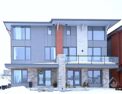 858 Mikinak Road, Manor Park - Cardinal Glen and Area, ON K1K 4Z8