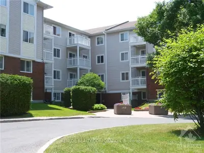 268 LORRY GREENBERG Drive 14, Hunt Club - South Keys and Area, ON K1T 3K1