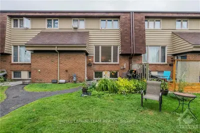 2610 DRAPER Avenue 32, Parkway Park - Queensway Terrace S and Area, ON K2H 8X8