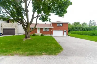 24 Cote Des Neiges Road, Meadowlands - Crestview And Area, On K2g 2c4