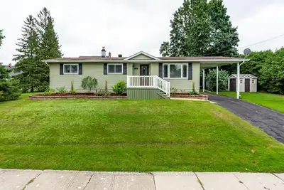 35 Saunders Avenue, South Stormont, On K0c 1p0
