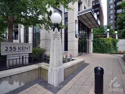 235 Kent Street 1901, Ottawa Centre, ON K2P 0A5