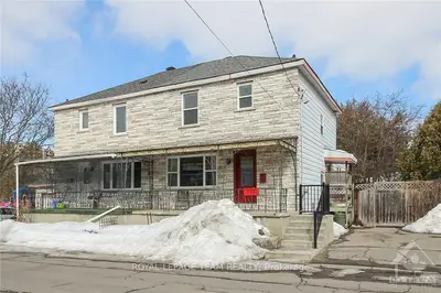 399 LEVIS Avenue, Vanier and Kingsview Park, ON K1L 6G6