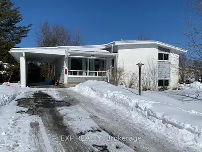 9 SPRINGDALE Crescent, South of Baseline to Knoxdale, ON K2H 5T7