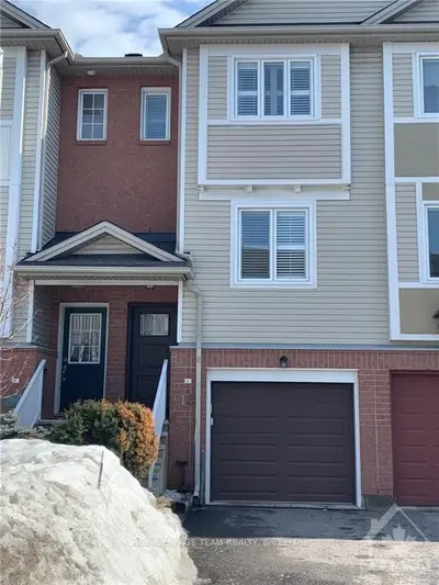13 MANHATTAN Crescent, Carlington - Central Park, ON K2C 4B4