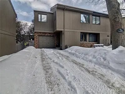 13 BAYSIDE, Billings Bridge - Riverside Park and Area, ON K1V 9R3