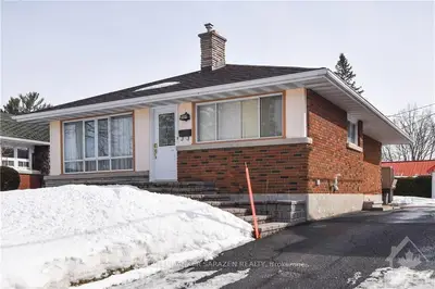 2081 SAUNDERSON Drive, Elmvale Acres and Area, ON K1G 2E7