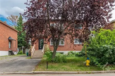 2489 Clover Street, Billings Bridge - Riverside Park And Area, On K1v 8g6