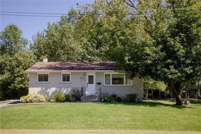 543 LARK Street, Laurentian Valley, ON K8A 4J7