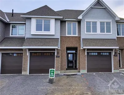62 MANDEVILLA Crescent, Blossom Park - Airport and Area, ON K1T 3V9