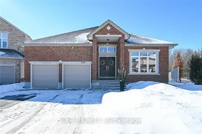 928 WILDCARROT Crescent, Blossom Park - Airport and Area, ON K1V 2M7