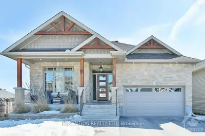 748 MEADOWRIDGE Circle, Carp - Huntley Ward, ON K0A 1L0
