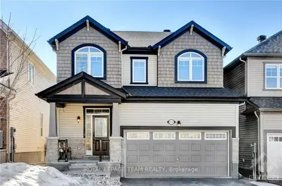 102 PINELOCK Street, Kanata, ON K2M 2T6