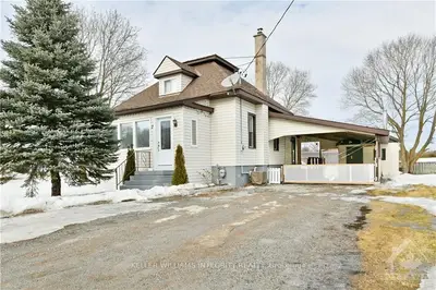 2 Earl Street, Whitewater Region, On K0j 1c0