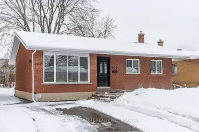 862 CLAUDE Street, Overbrook - Castleheights and Area, ON K1K 2S6