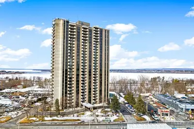 1025 RICHMOND Road 703, Woodroffe, ON K2B 8G8