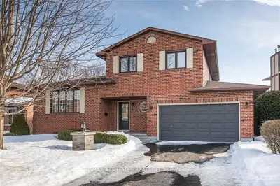 41 BEECHFERN Drive, Stittsville - Munster - Richmond, ON K2S 1E3