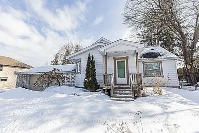 481 Wentworth Avenue, Woodroffe, ON K2B 5J9