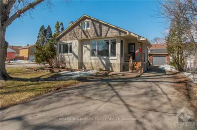1363 LAPERRIERE Avenue, Carlington - Central Park, ON K1Z 7S2