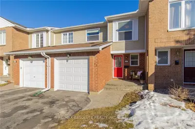 42 GLADECREST Court, South of Baseline to Knoxdale, ON K2H 9K4