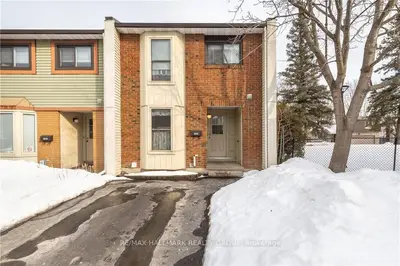 1009 CLOISTER Gardens, Orleans - Convent Glen and Area, ON K1C 2A2