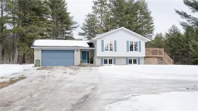 1047 LONG LAKE Road, Laurentian Valley, ON K8A 0H6