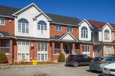 4453 HARPER Avenue, Cyrville - Carson Grove - Pineview, ON K1J 1C9